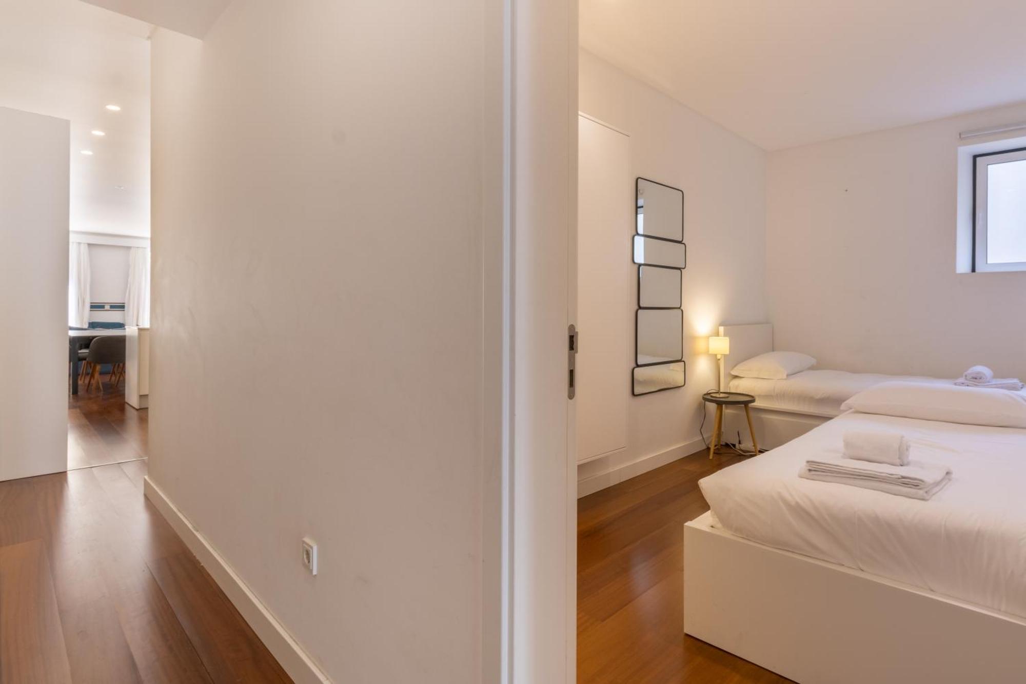 Modern 3Br, Terrace, Ac/Heating & Self Check-In Apartment Lisbon Exterior photo