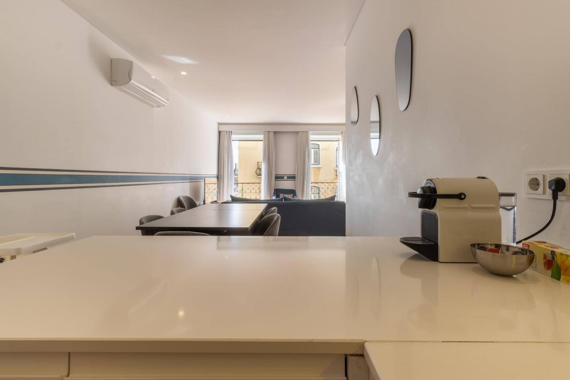 Modern 3Br, Terrace, Ac/Heating & Self Check-In Apartment Lisbon Exterior photo